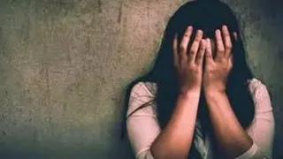 इंस्टाग्राम पर दोस्ती के बाद युवती से दुष्कर्म और ब्लैकमेलिंग, बुलंदशहर पुलिस ने आरोपी को किया गिरफ्तार
- bulandshahr crime youth from rajasthan arrested for raping and blackmailing girl in narsena area