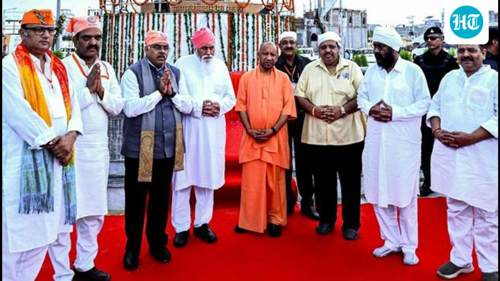 उत्तर प्रदेश में दलित वोटों की लड़ाई में नाम बदलने की राजनीति केंद्र में है
