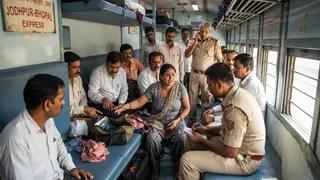 जोधपुर-भोपाल एक्सप्रेस में लूटपाट: सशस्त्र बदमाषों ने आउटर पर ट्रेन रोककर की छीना झाप्पा