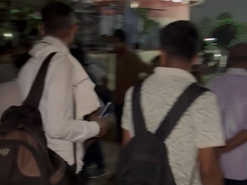 शिक्षामंत्री के साथ बातचीत विफल, अंधेरे में भी डटे शिक्षक: जयपुर में ग्रेड थर्ड टीचर्स का प्रदर्शन; समस्याओं की पोटली लेकर दिलावर से मिलने गए - Jaipur News