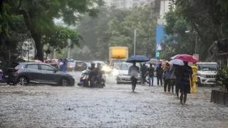 UP में मानसून की वापसी: लखनऊ सहित 40 जिलों में आज भारी बारिश का अलर्ट, आगरा में झमाझम बरसात
 - up weather imd alertt heavy rainfall in 40 districts of up lucknow agra meerut moradabad monsoon active five day forecast