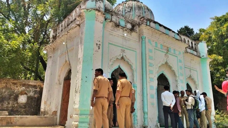 लखनऊ में चेहल्लुम और सावन के सोमवार पर अलर्ट, कसमंडी किले पर जलाभिषेक के ऐलान से तनाव