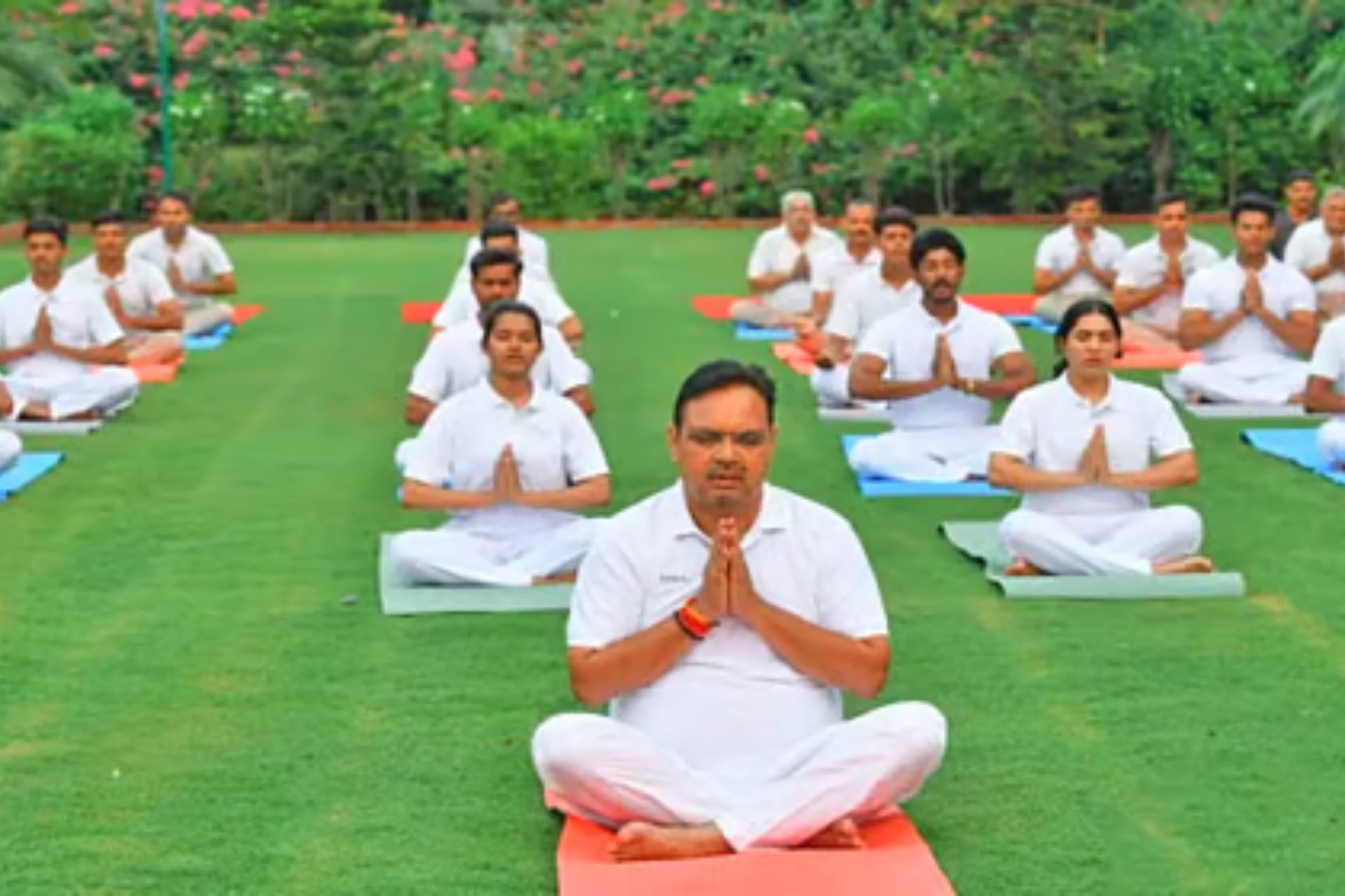 Rajasthan Yoga Day 2025: योग दिवस से पहले मुख्यमंत्री भजनलाल शर्मा का योगाभ्यास, सरकारी आवास पर छात्रों और जवानों संग किया योग -