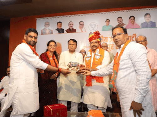 ‘हर घर तिरंगा अभियान’ को जन-जन तक पहुंचाने का आह्वान: भाजपा जयपुर शहर की बैठक में दिए निर्देश; हर मंडल के शक्ति केंद्रों, वार्डों-बूथों की ली जानकारी - Jaipur News