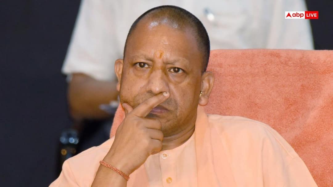 'चारा घोटाले से भी...', योगी सरकार की गोमूत्र योजना पर बोली कांग्रेस