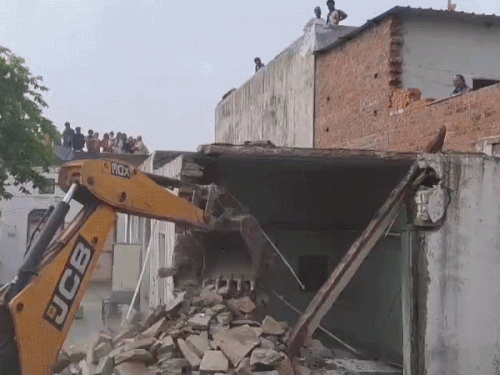 कोटा ग्रामीण में अवैध संपत्ति ध्वस्त, डोडा चूरा और शराब तस्करी का भंडाफोड़