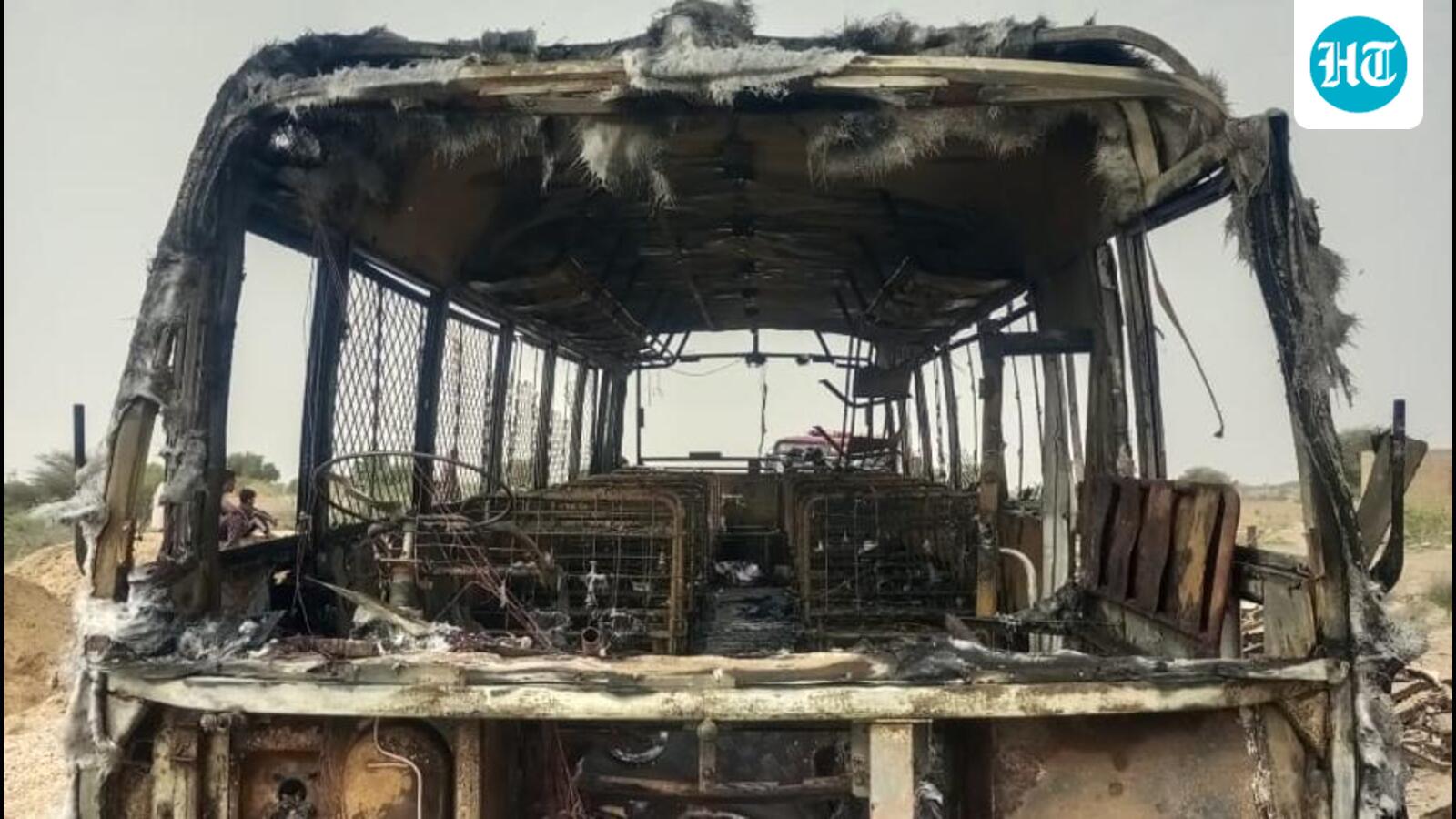 राजस्थान के जैसलमेर में स्कूल बस में आग लगने से 17 बच्चे बाल-बाल बचे