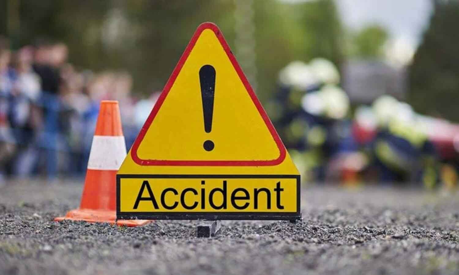 राजस्थान के चुरू में टेम्पो ट्रैवलर और ट्रेलर ट्रक की टक्कर में तीन महिलाओं की मौत हो गई