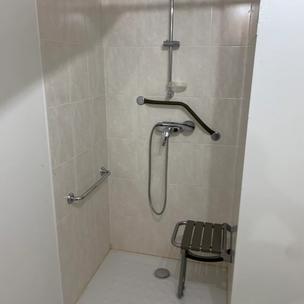 Douche PMR accessible