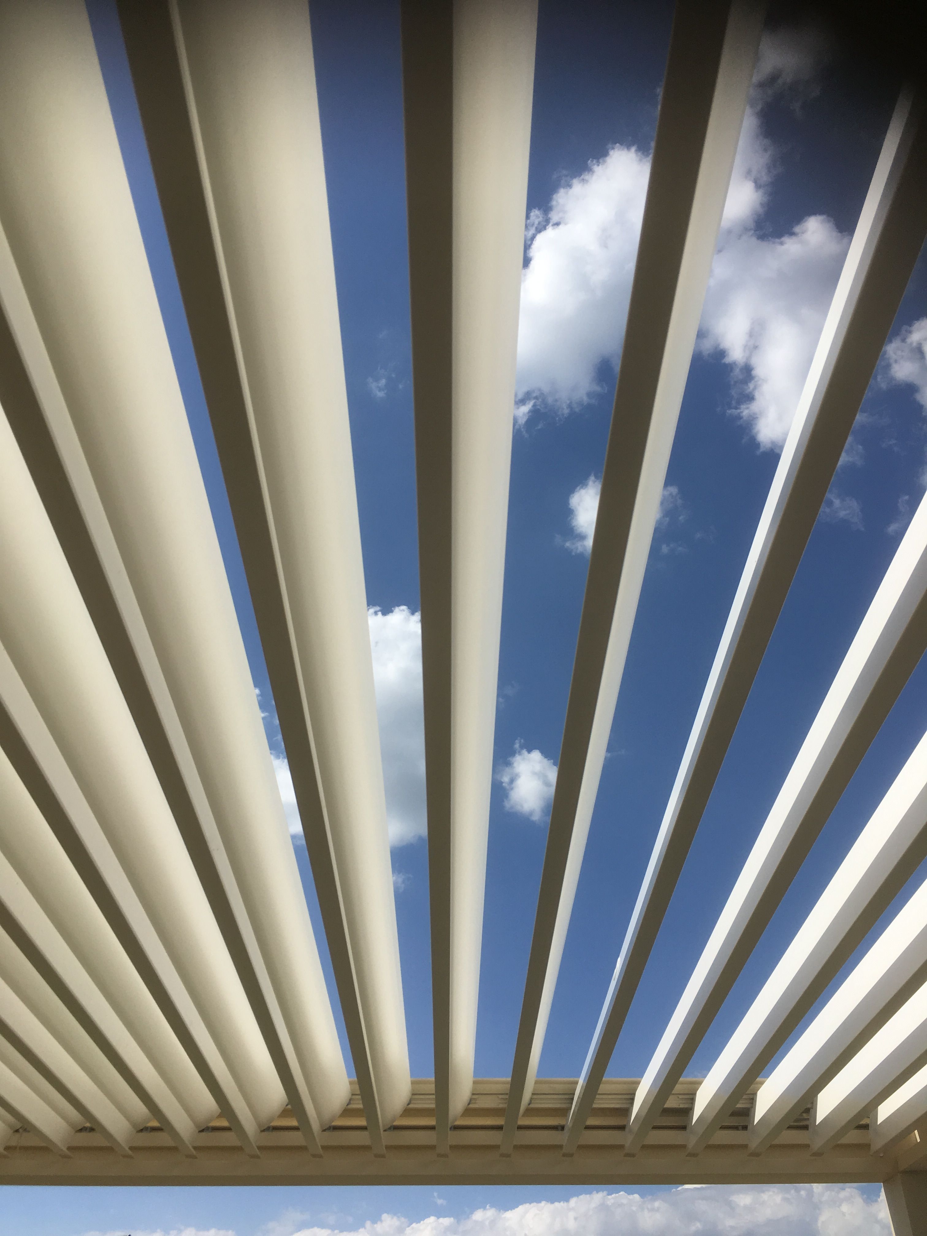 Lames orientables pergola