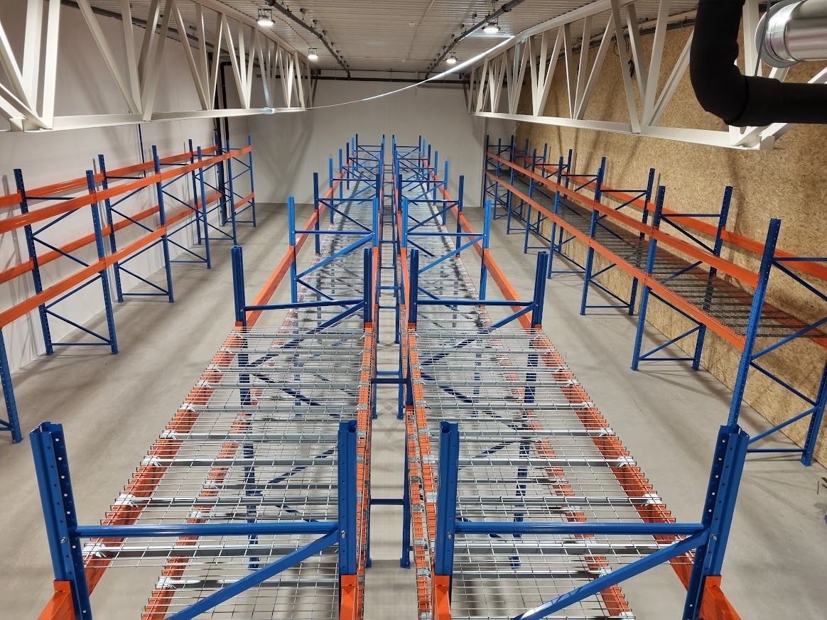 Pallereoler til møbelbutikk lager