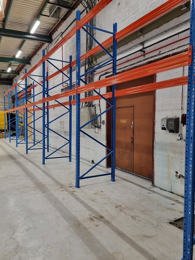 Pallereoler møbelforretning Bergen.