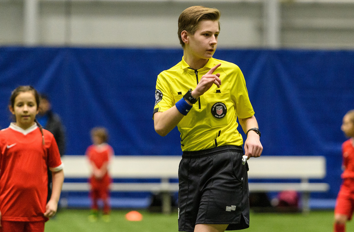 What Are The Duties Of Referee In Football