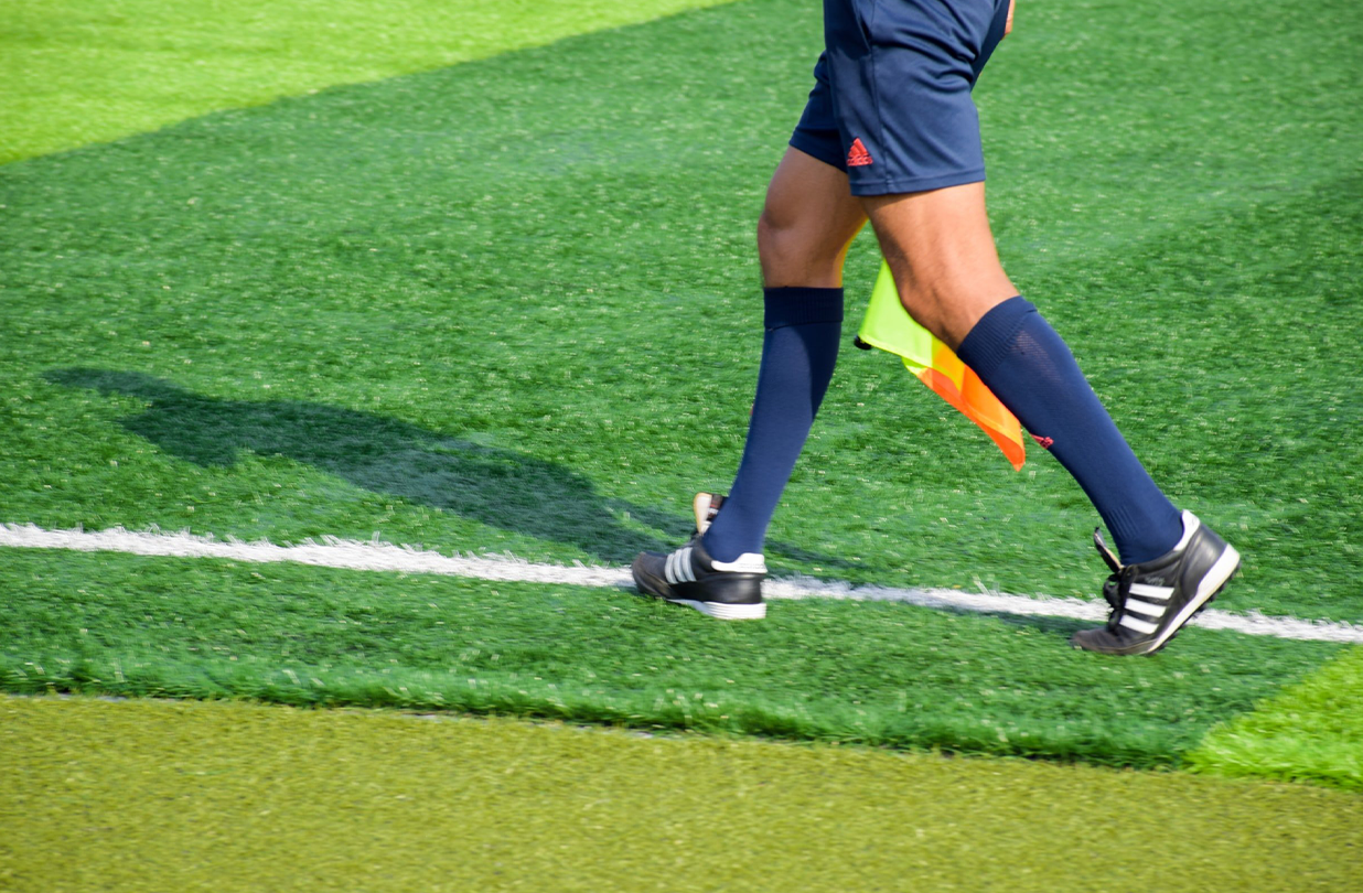 Best Sport Set Arbitro 3 Pezzi: Fischietto Metallico + Cartellini Rosso E Giallo