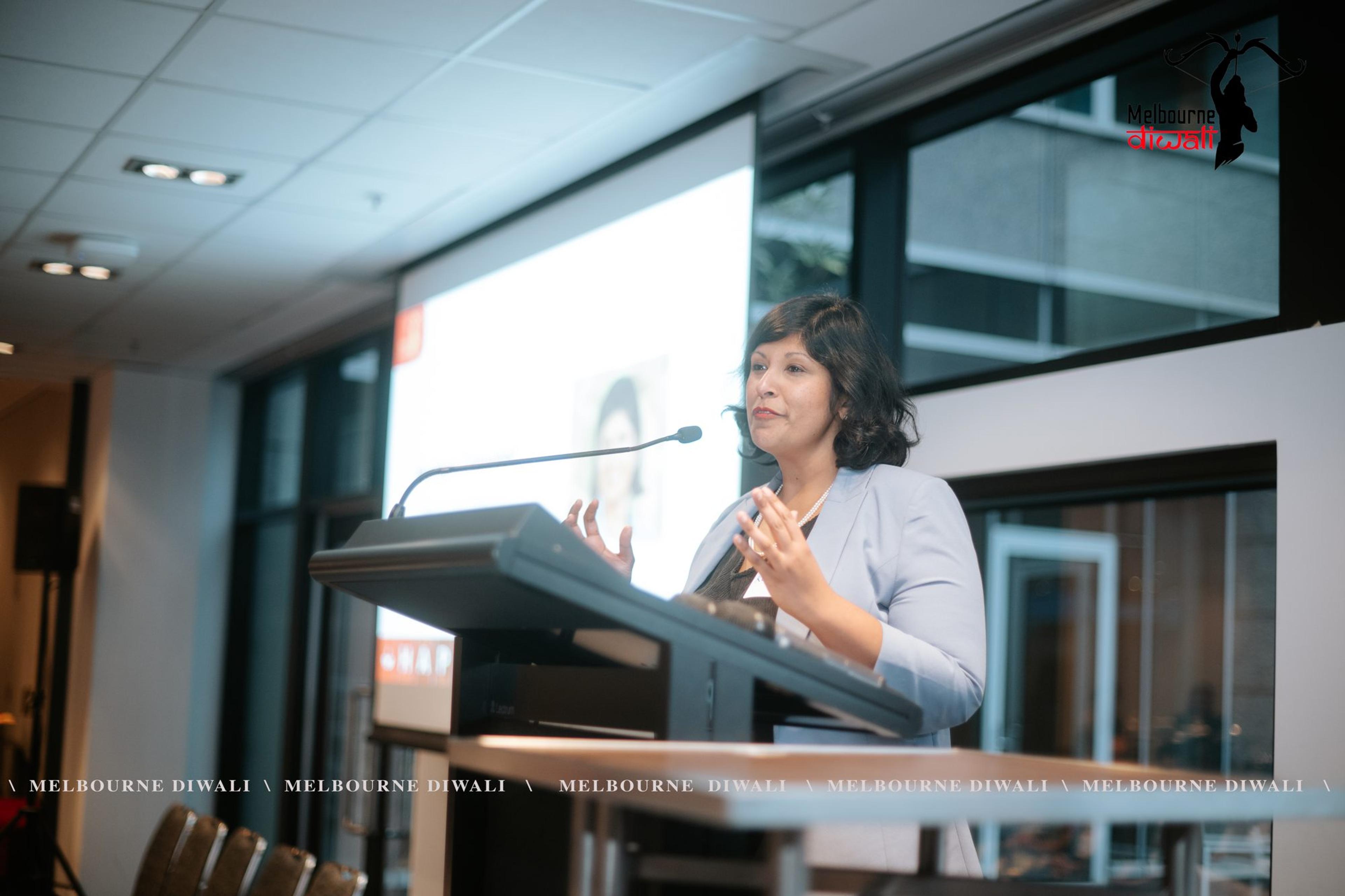 Deputy Lord Mayor Roshena Campbell speaks at the lectern