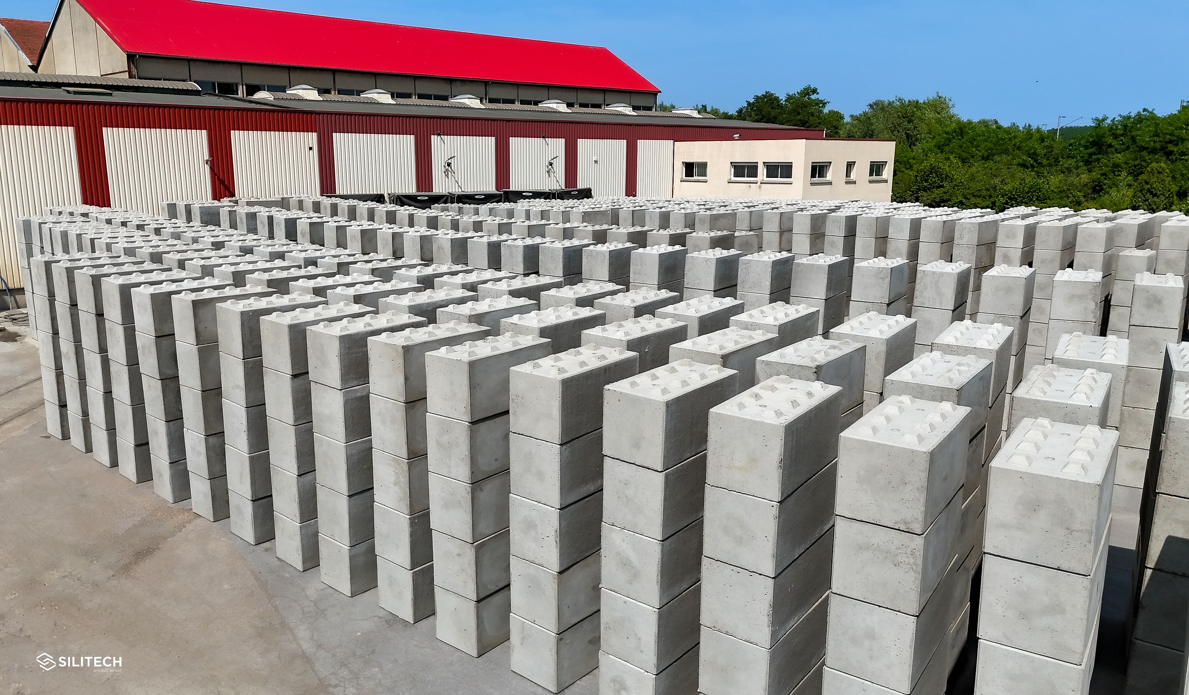 Bâtiment agricole construit en blocs béton modulaires