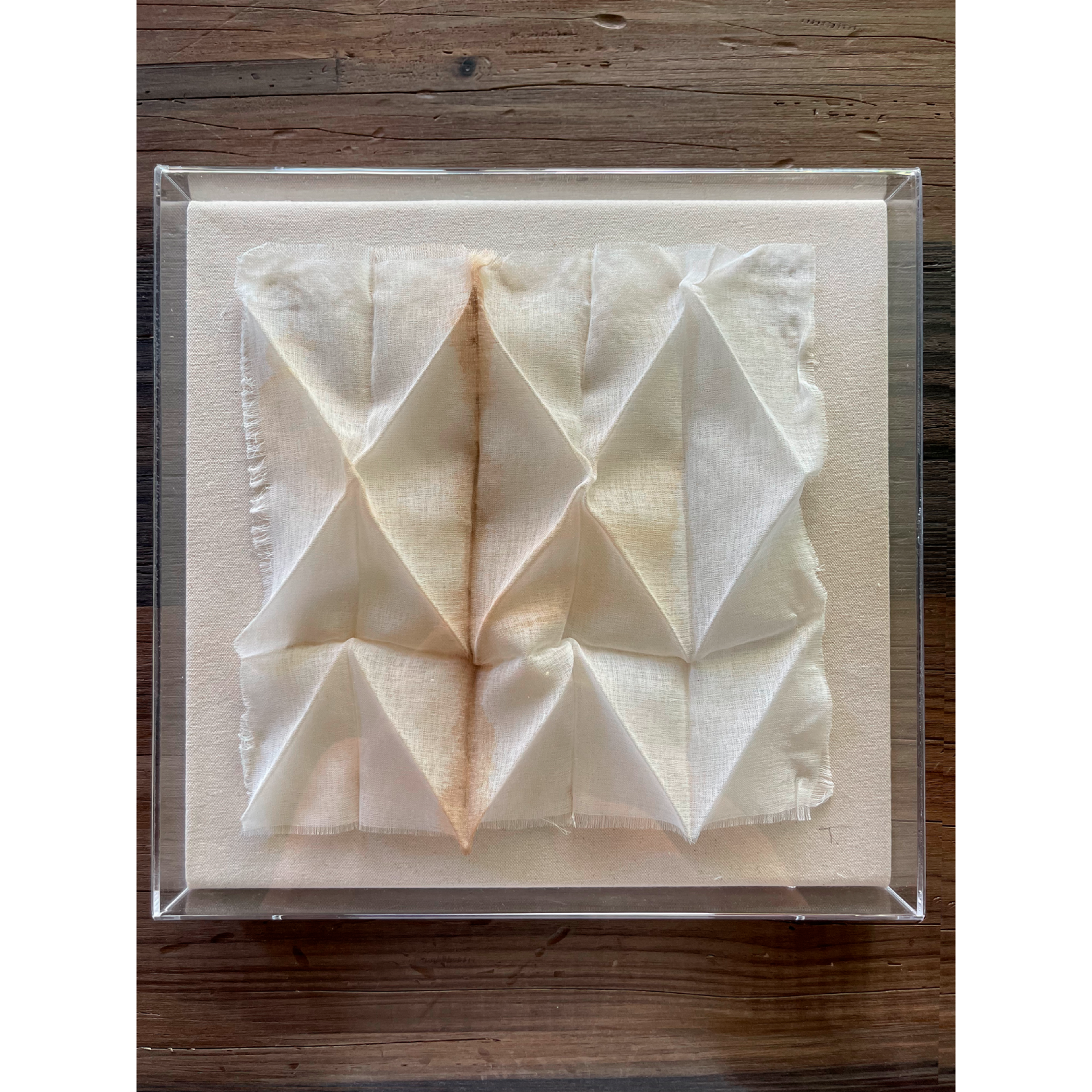Caja acrílica cruces