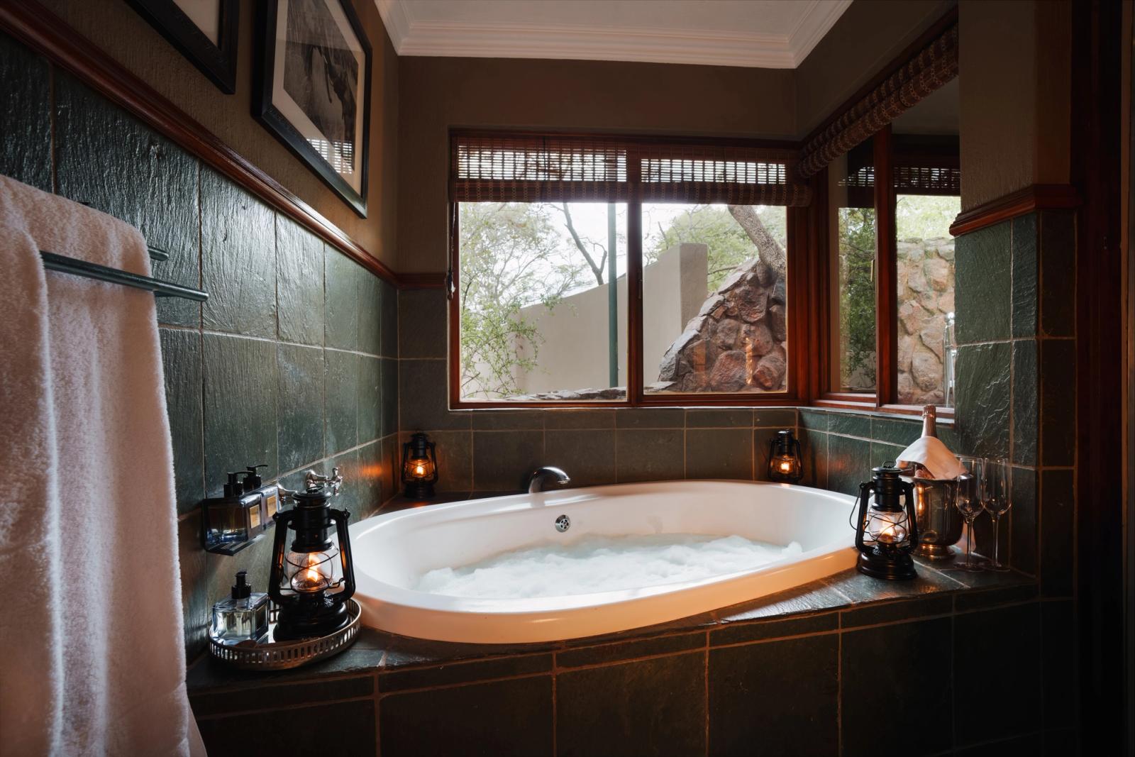 Ndlovu Safari Lodge