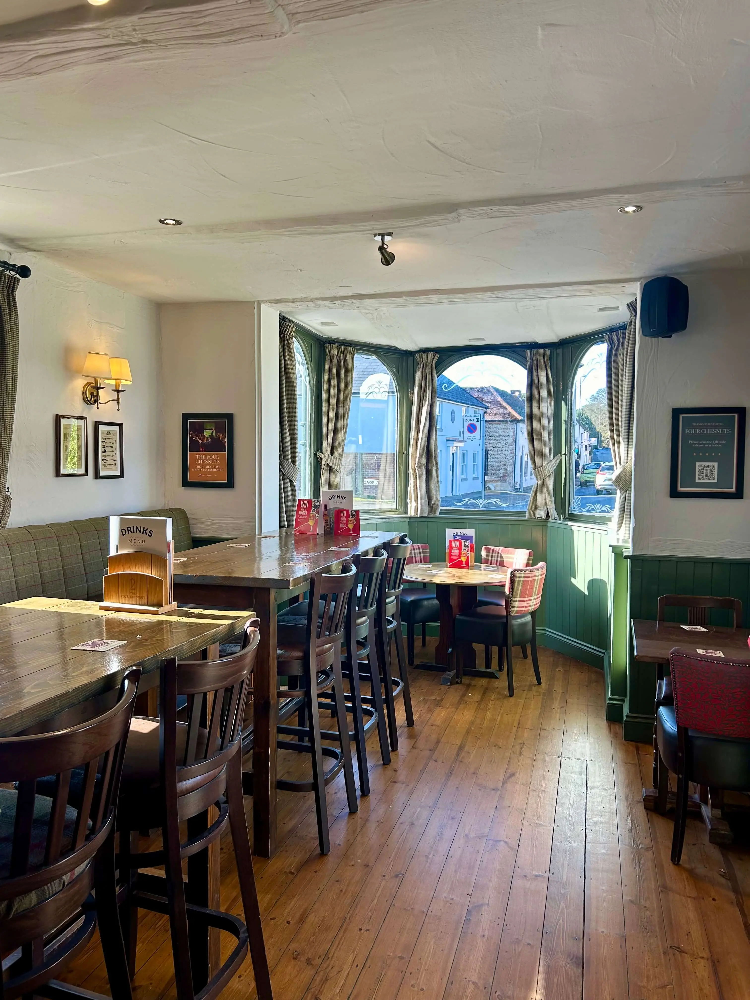 The Four Chesnuts – Chichester