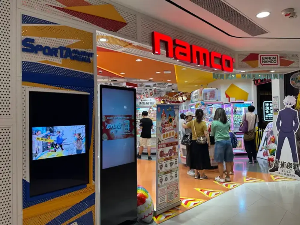 Japanese arcade game centre claw machines neon Hong Kong