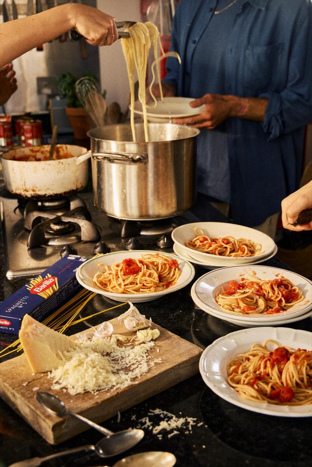 Bowls Spaghetti Cooking Pans Barilla