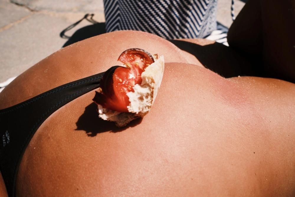 Tomato Sunbathing Lifestyle