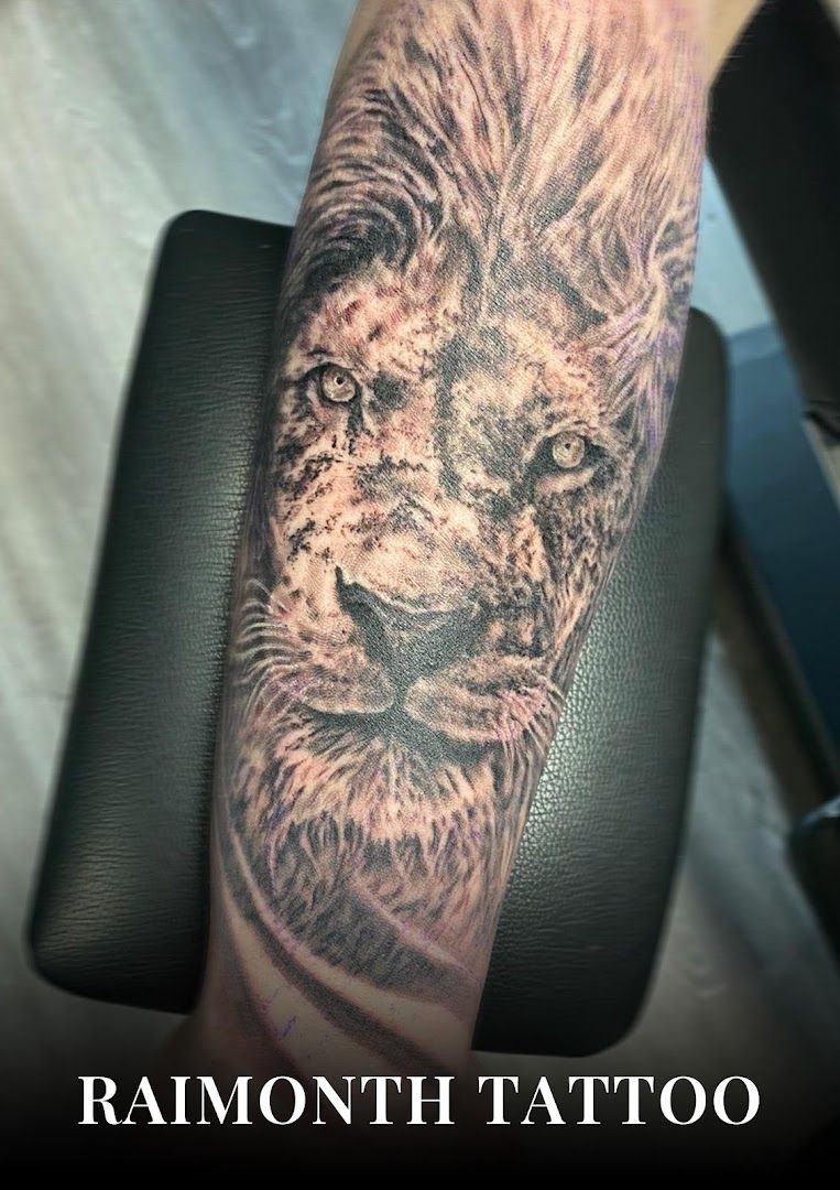 a cover-up tattoo of a lion on the forearm, wuppertal, germany