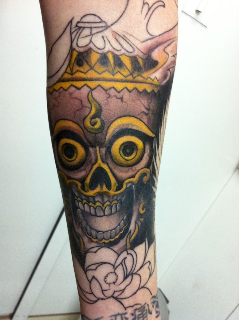 a japanische tattoos in leipzig of a skull with a crown on it, bonn, germany