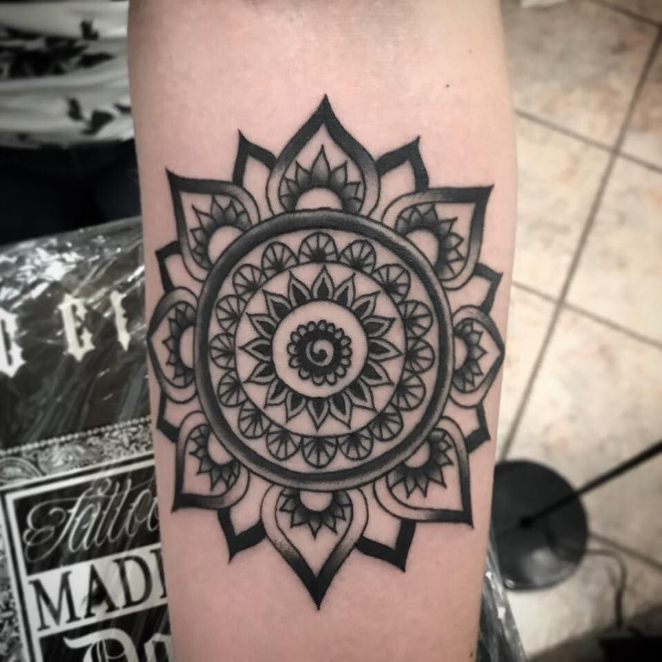 a black and white portrait tattoos design on the arm, märkischer kreis, germany