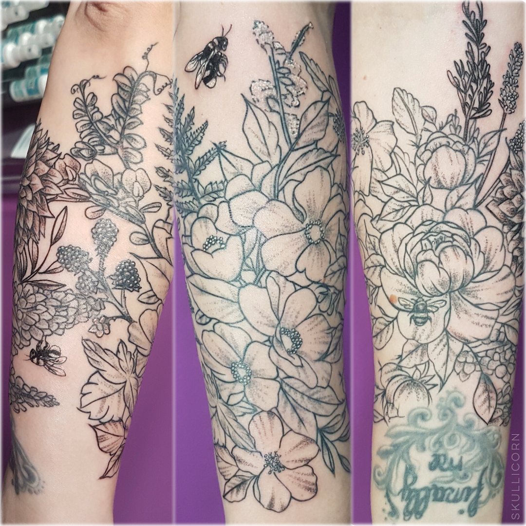 a narben tattoo with flowers and a bee, main-kinzig-kreis, germany