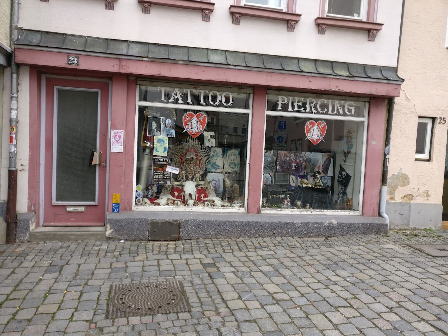 a store front with a sign that says i love you