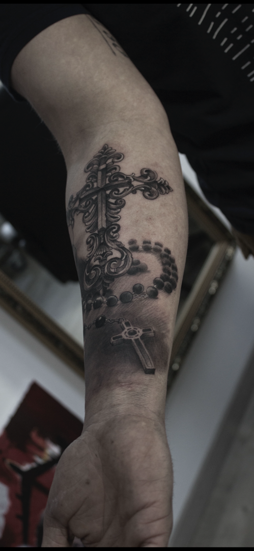 a man with a japanische tattoos in leipzig on his arm, ravensburg, germany