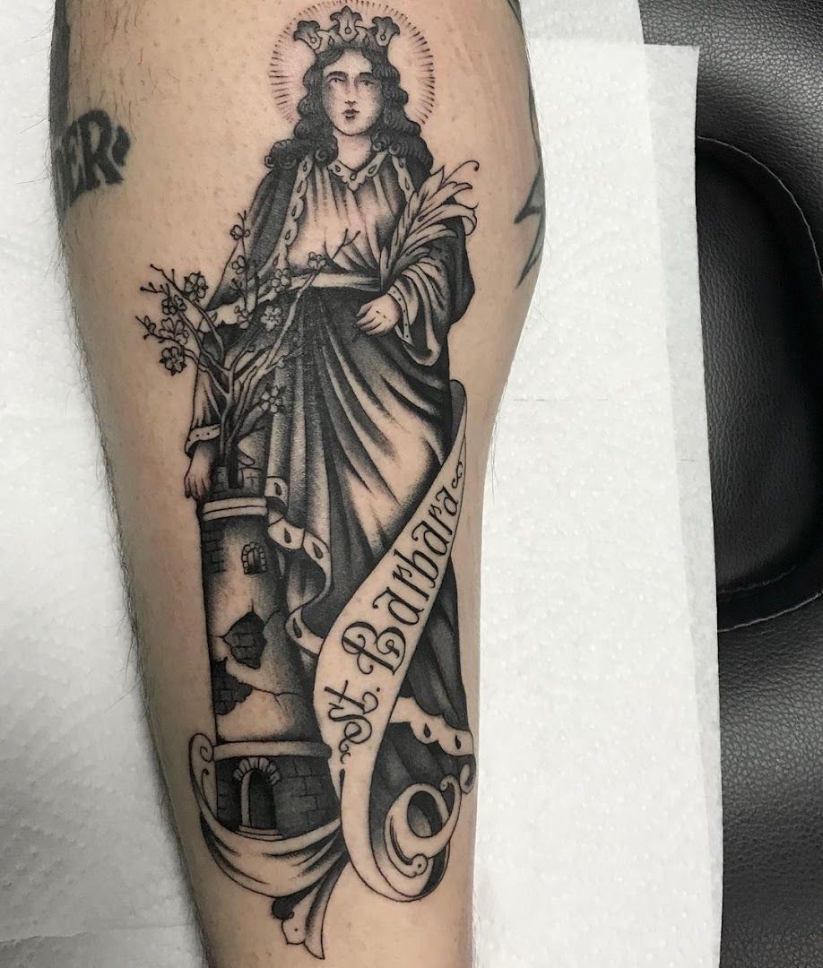 a cover-up tattoo of a statue with a banner and a ribbon, kreisfreie stadt bottrop, germany