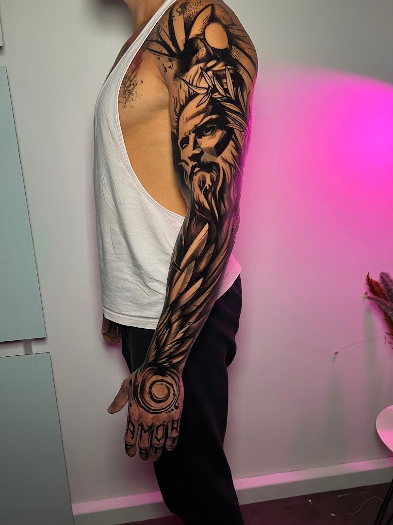 a man with a narben tattoo on his arm, kreisfreie stadt heilbronn, germany