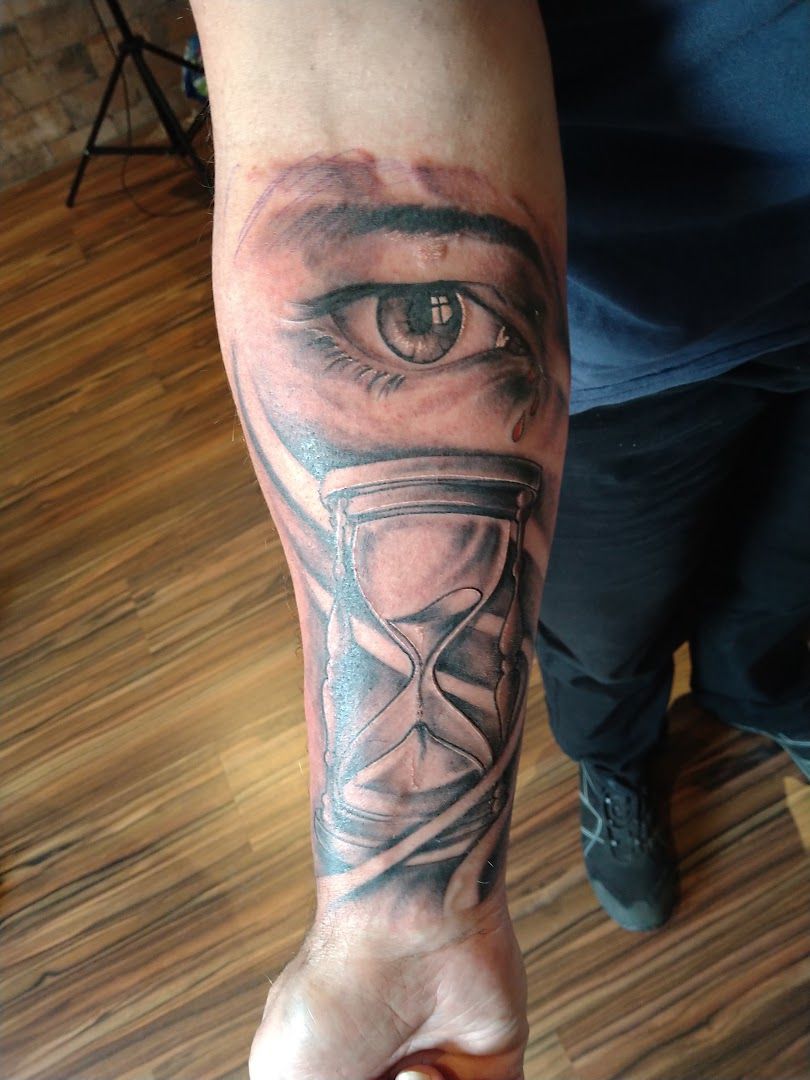 a narben tattoo of an eye with a hour hour hour hour hour hour hour hour hour hour hour hour, rhein-neckar-kreis, germany