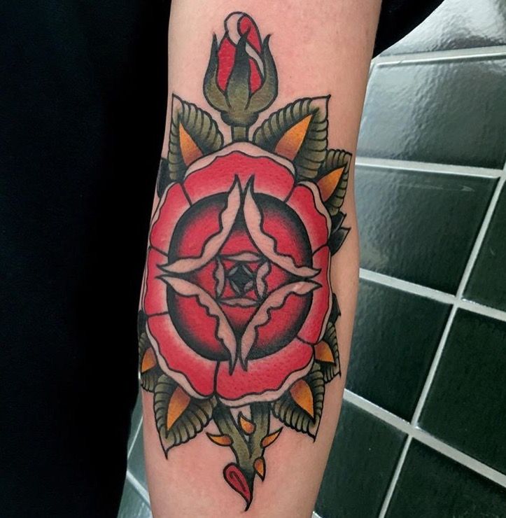 a rose narben tattoo on the arm, konstanz, germany