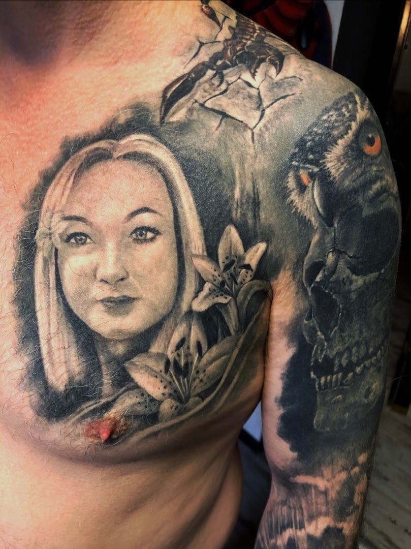 a man with a cover-up tattoo on his chest, neu-ulm, germany