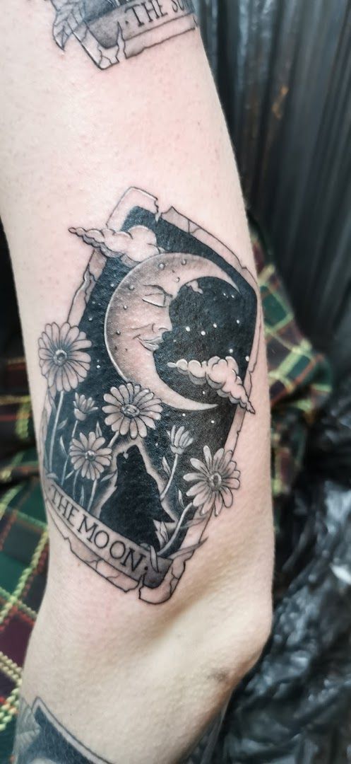 a japanische tattoos in leipzig of a cat and flowers, lahn-dill-kreis, germany