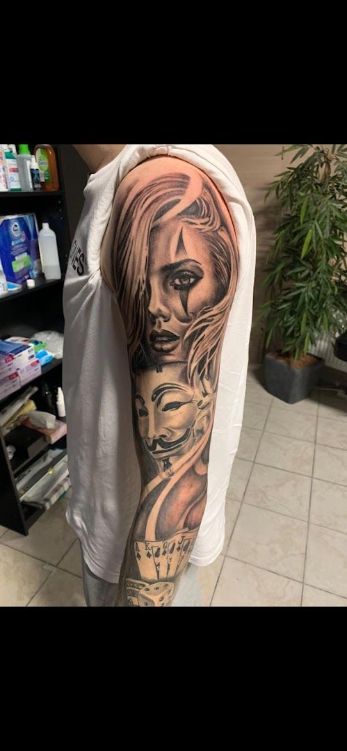 a woman with a japanische tattoos in leipzig on her arm, forchheim, germany