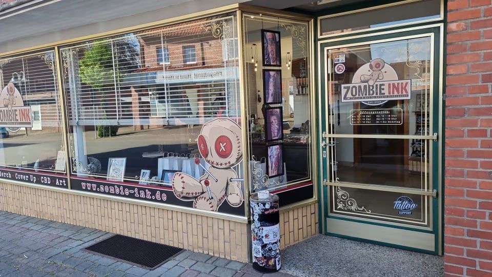 a storefront with a sign that says,'the coffee shop '