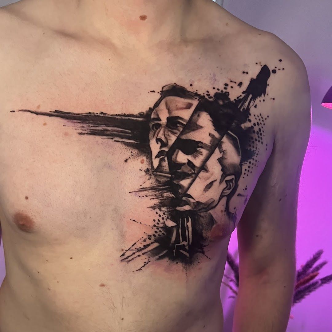 a man with a black ink narben tattoo on his chest, kreisfreie stadt heilbronn, germany