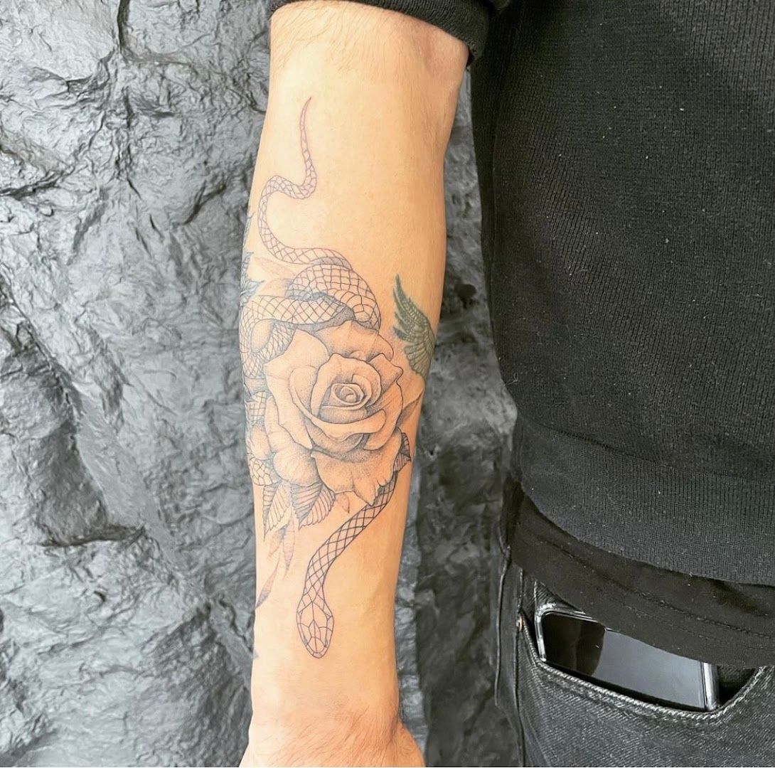 a man with a narben tattoo on his arm, bochum, germany