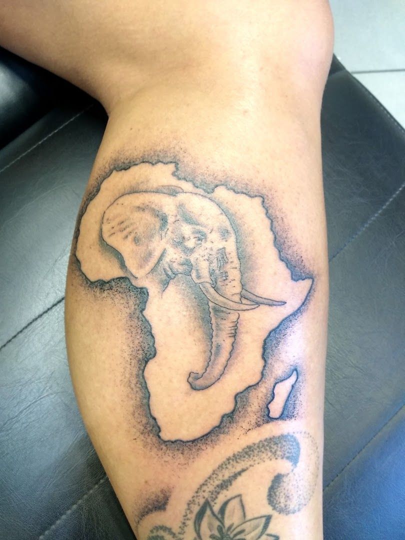 a narben tattoo of an elephant on the leg, dahme-spreewald, germany