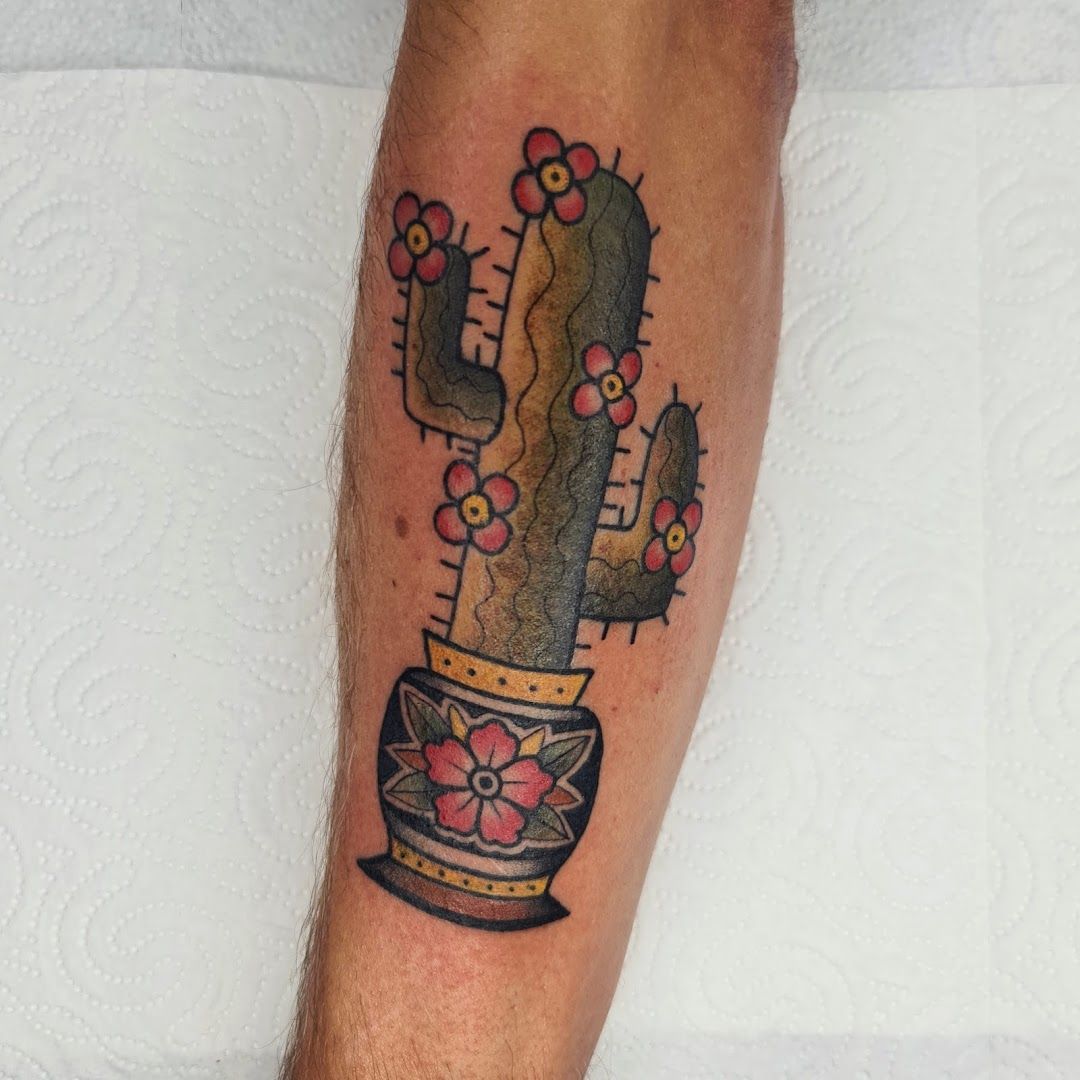 a cactus narben tattoo on the leg, berlin, germany