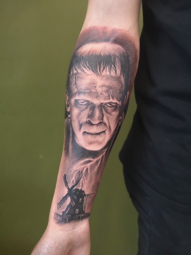 a man with a narben tattoo on his arm, kassel, germany