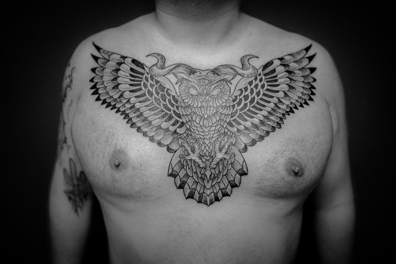 a man with a narben tattoo on his chest, mönchengladbach, germany