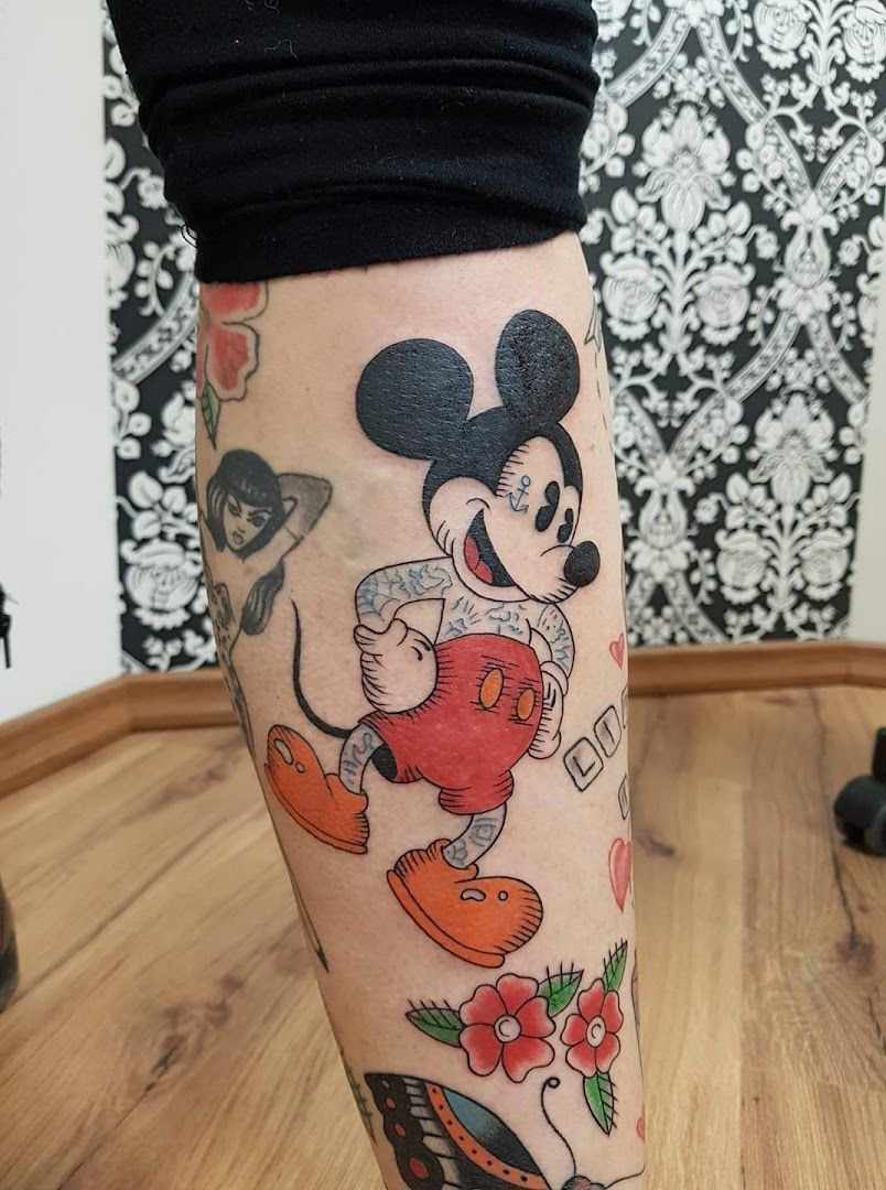 mickey mouse narben tattoo by tattooist, emsland, germany