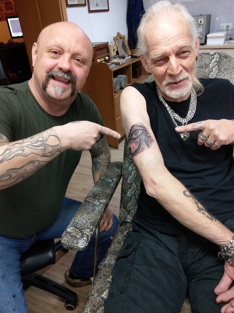 a man with a narben tattoo on his arm, nürnberg, germany