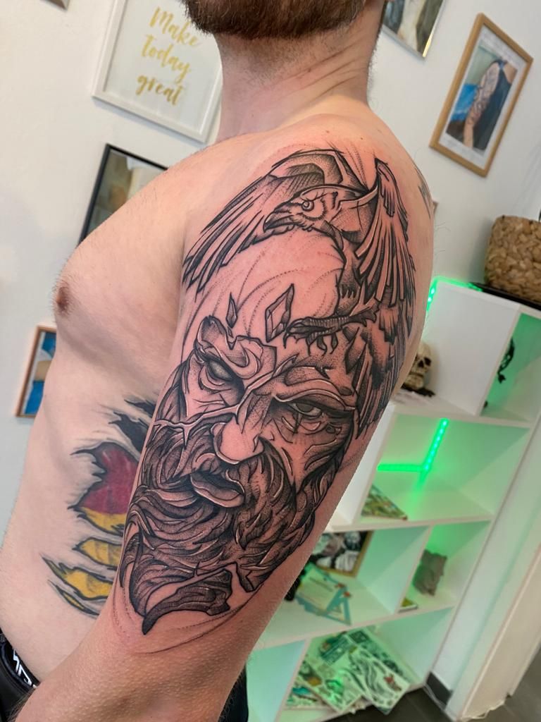 a man with a narben tattoo on his shoulder, osterholz, germany