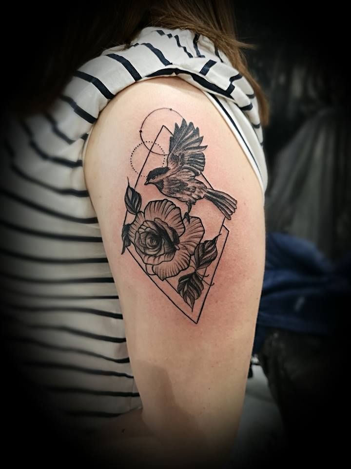 a cover-up tattoo design of a bird on the shoulder, neustadt (aisch)-bad windsheim, germany